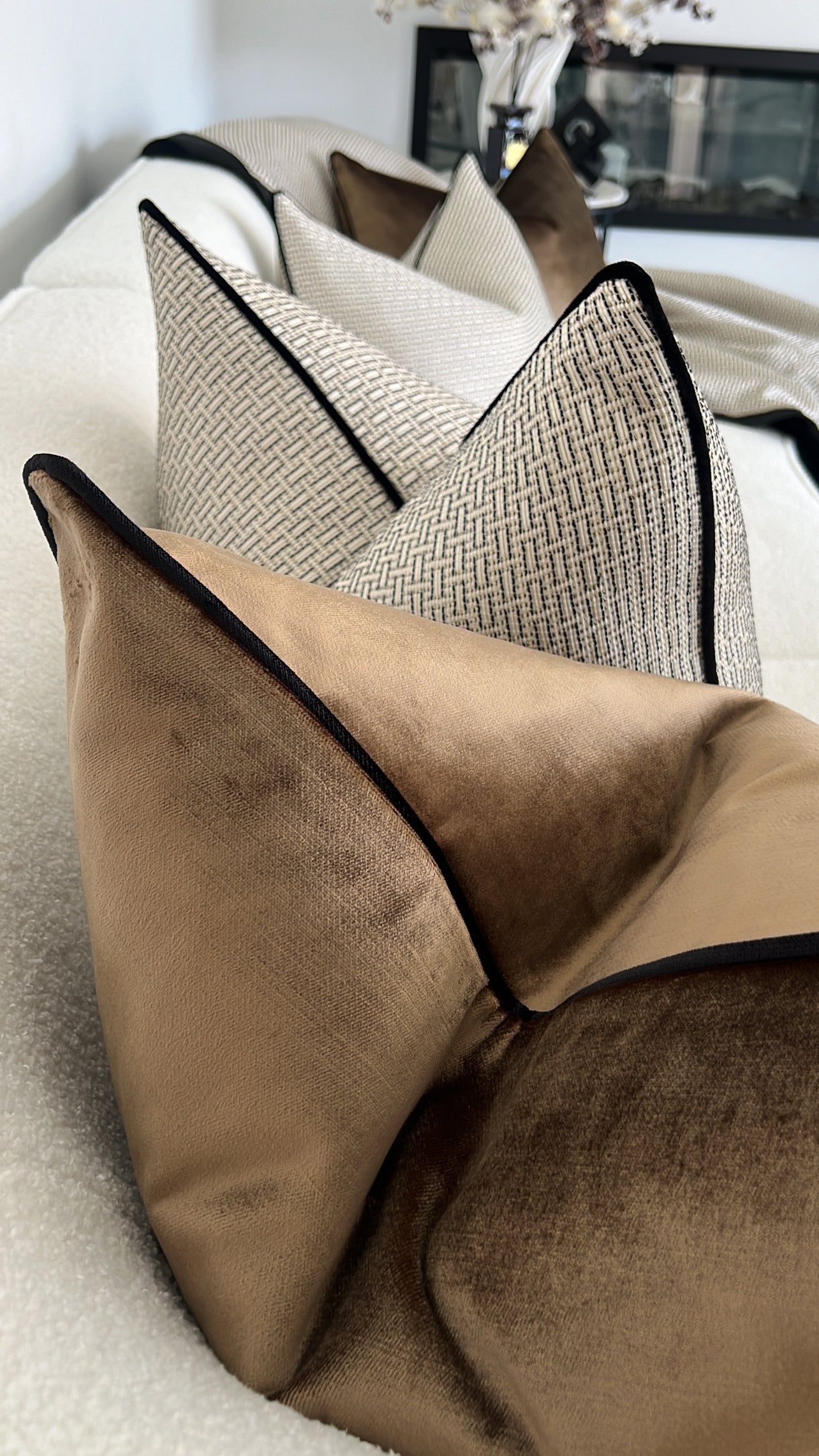 Royal luxe bronze cushion