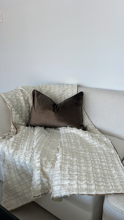 Dante ivory throw 140x220cm