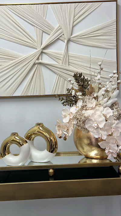 Honeycomb everlasting floral arrangement