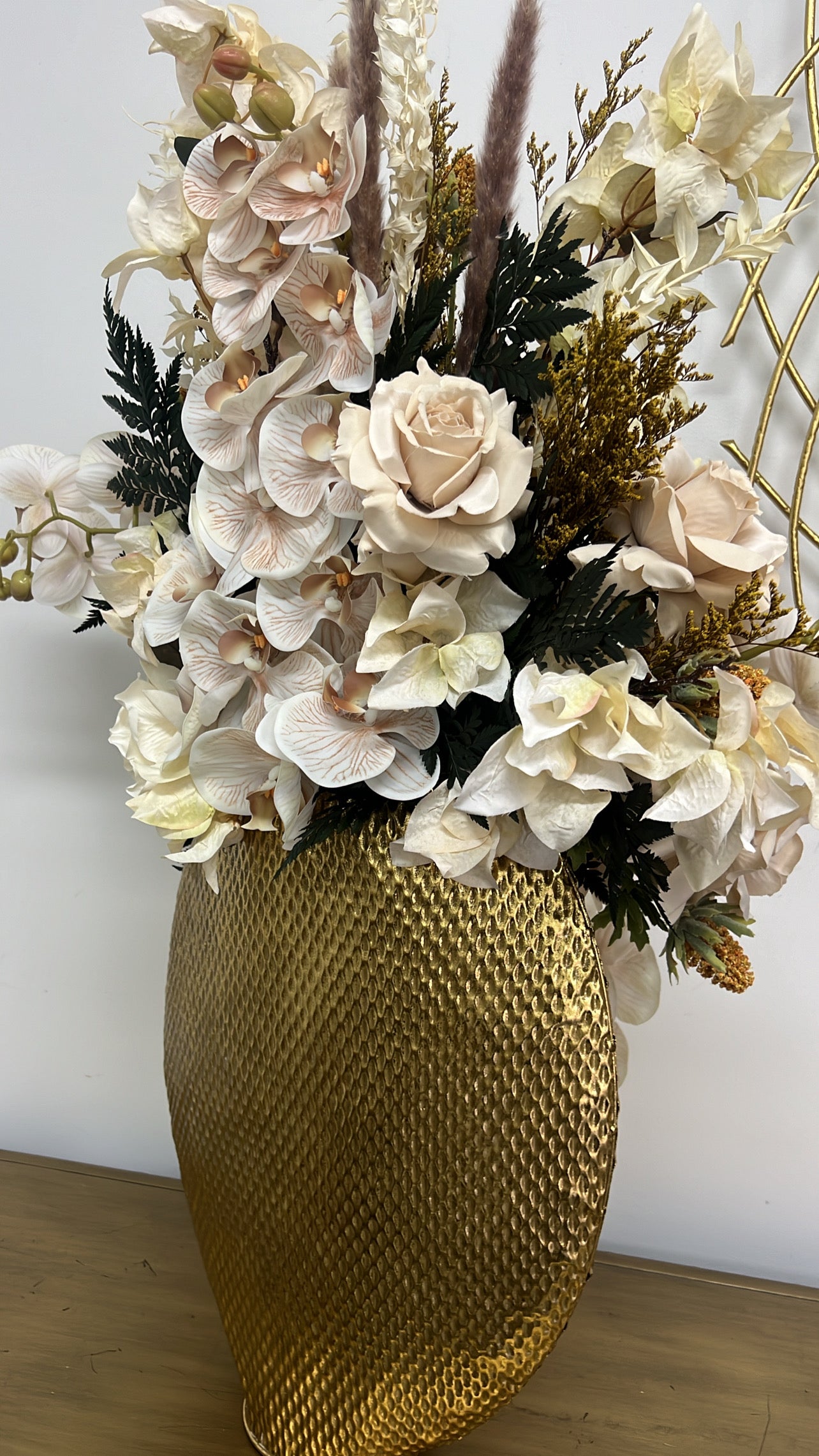 Yasmina floral arrangement - Luscious Homewares