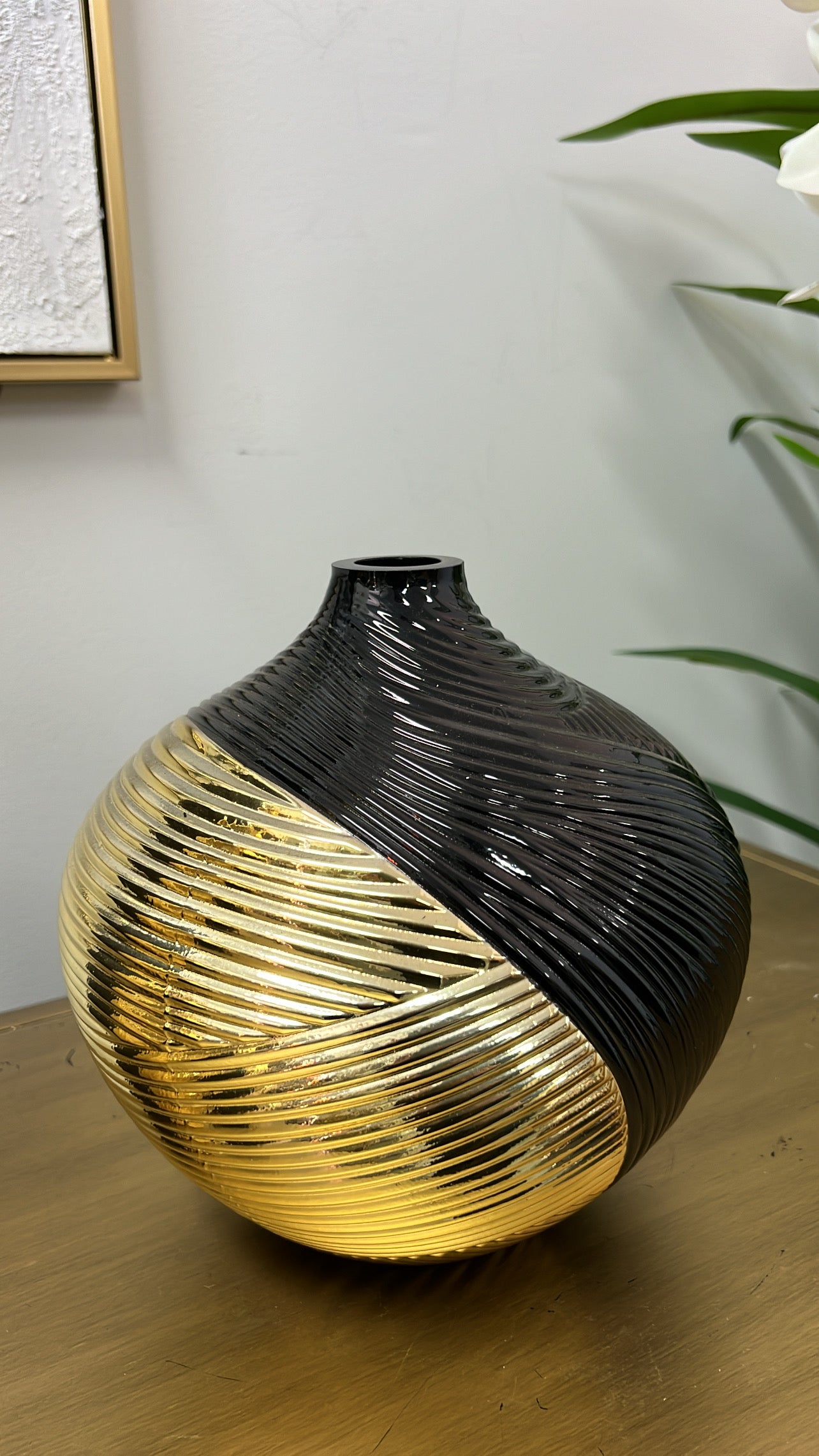 Martina black and gold vase - Luscious Homewares
