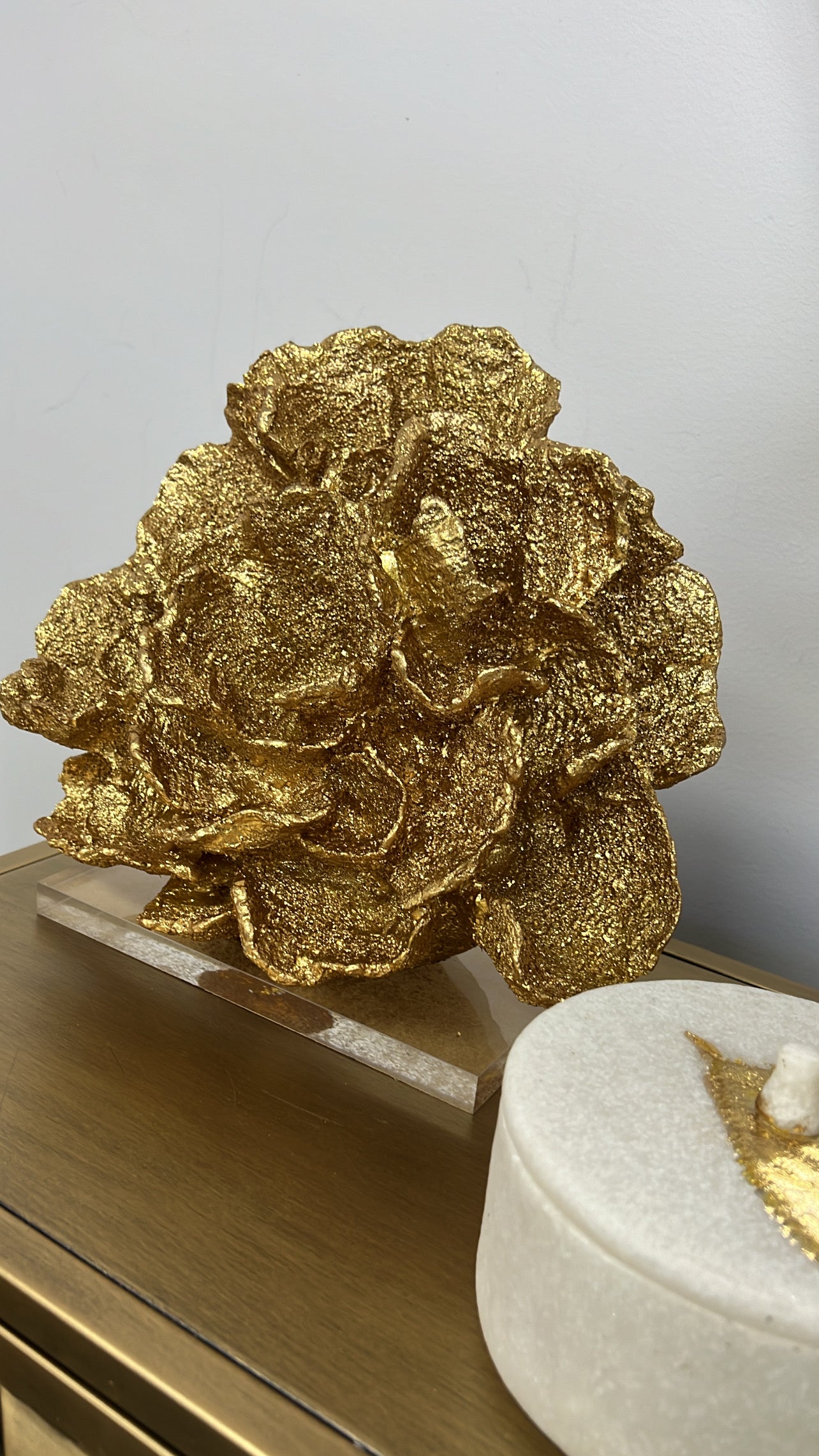 Gold coral stand