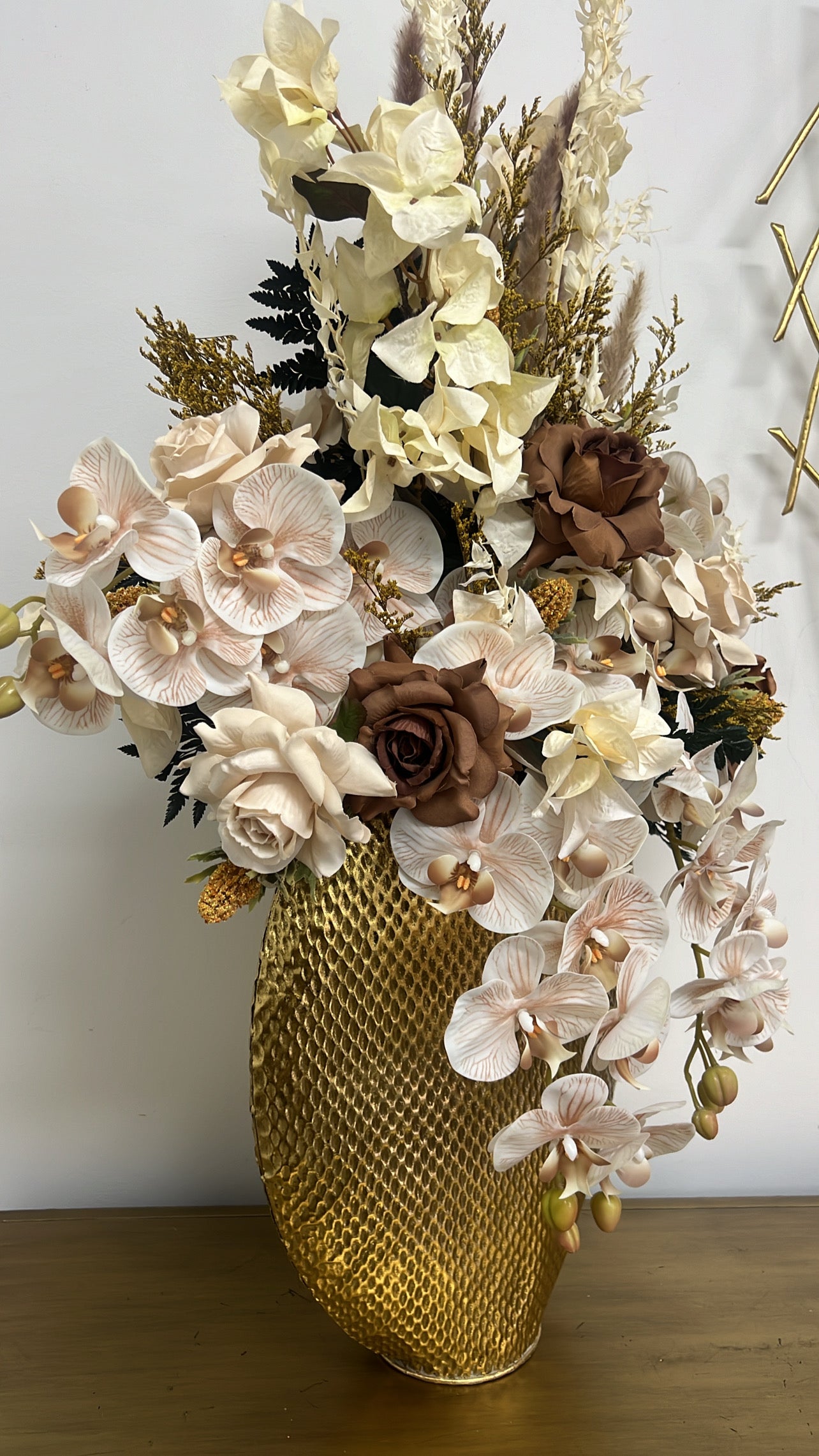 Yasmina floral arrangement - Luscious Homewares