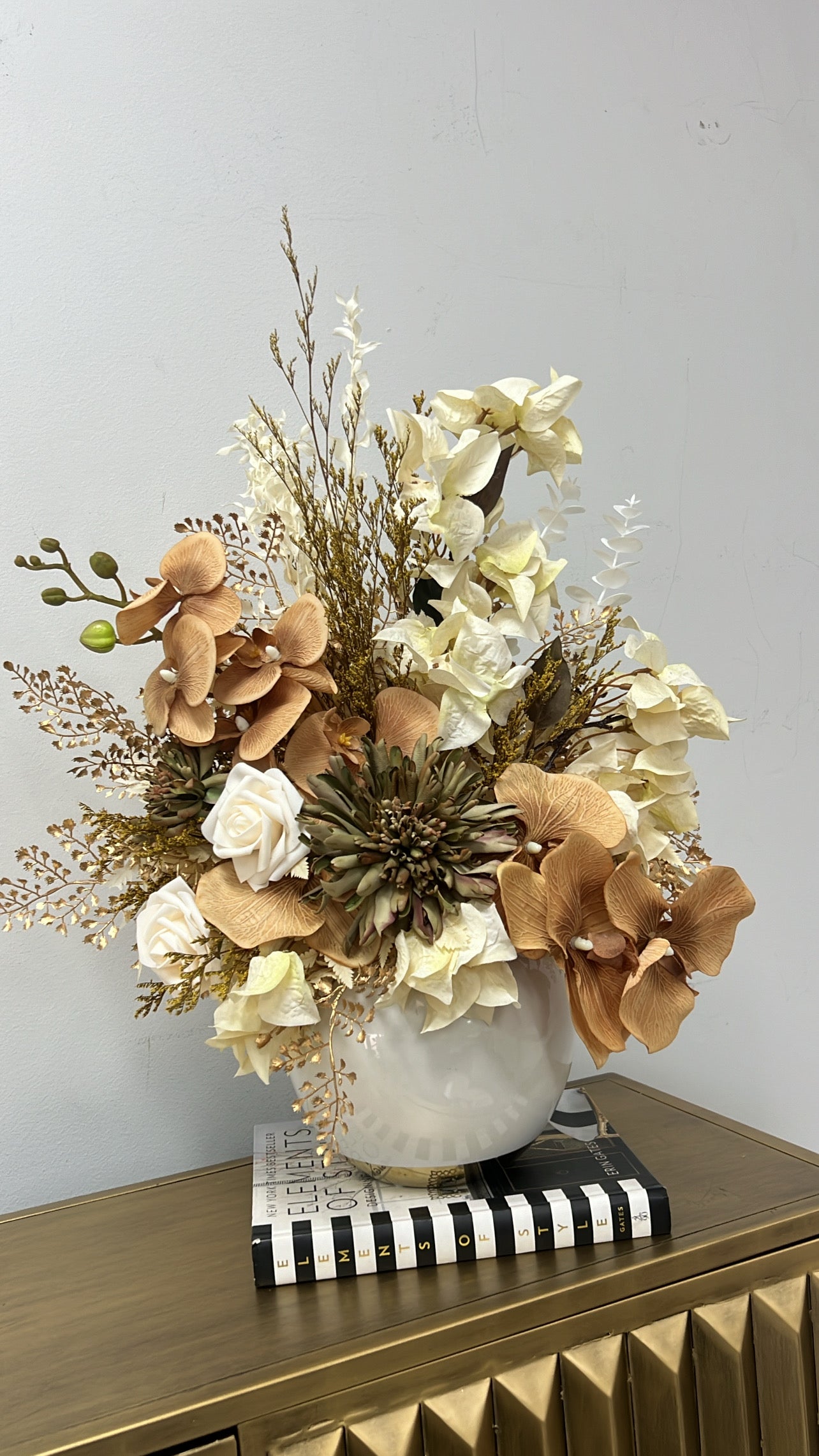 Breathe floral arrangement - Luscious Homewares