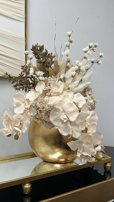 Honeycomb everlasting floral arrangement