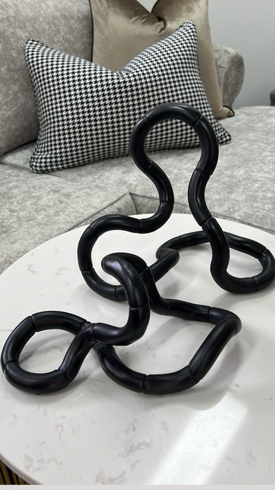 Curve sculpture stand - Luscious Homewares