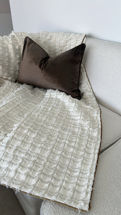 Dante ivory throw 140x220cm