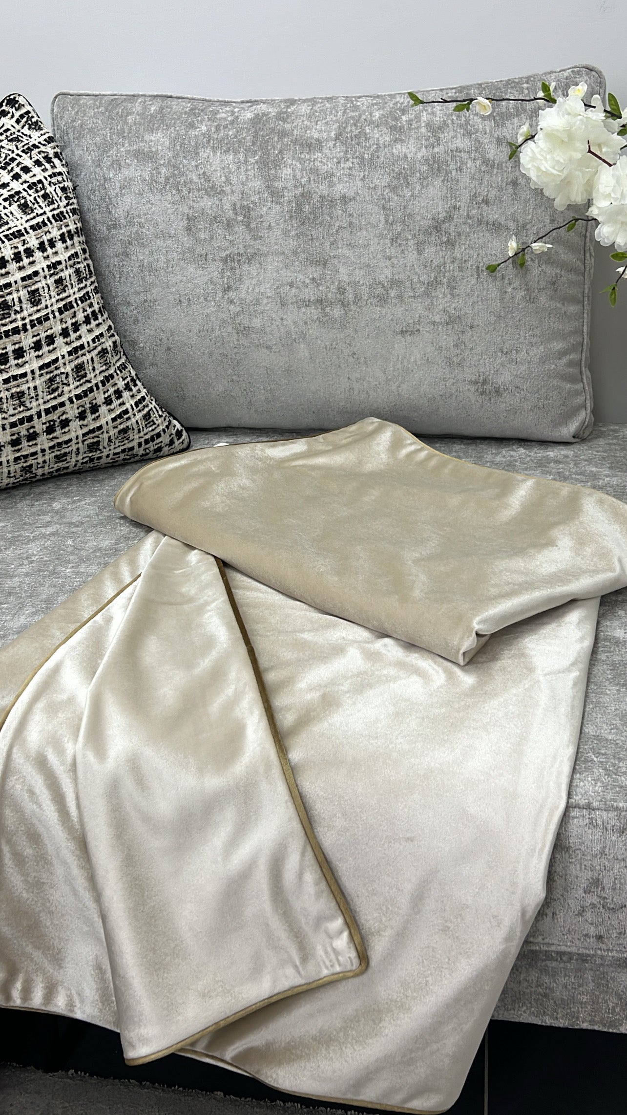 Luxury vanilla throw 140x200cm - Luscious Homewares