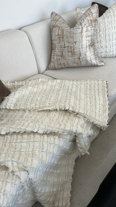 Dante ivory throw 140x220cm