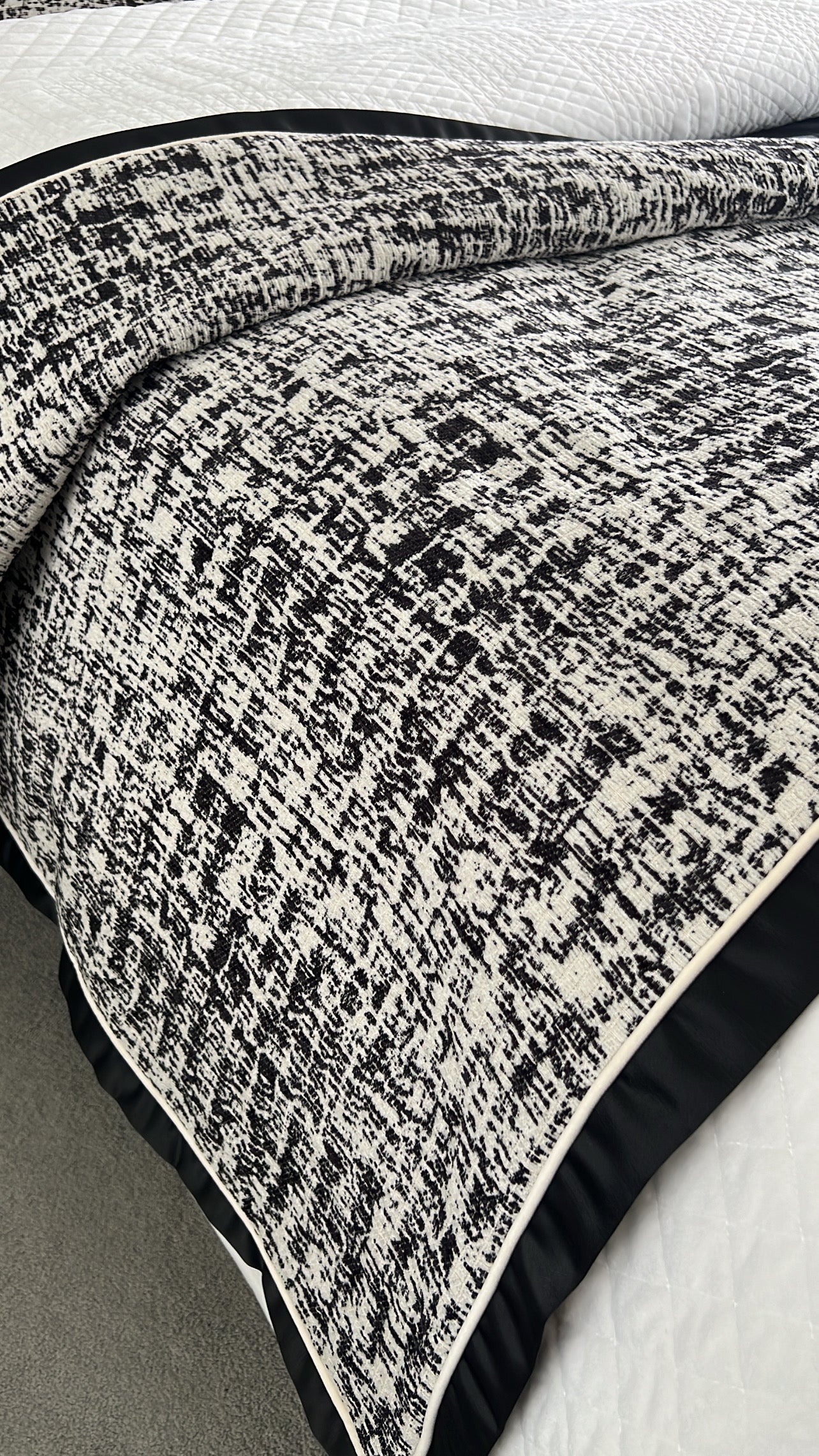 Scarlett throw 140x220cm - Luscious Homewares
