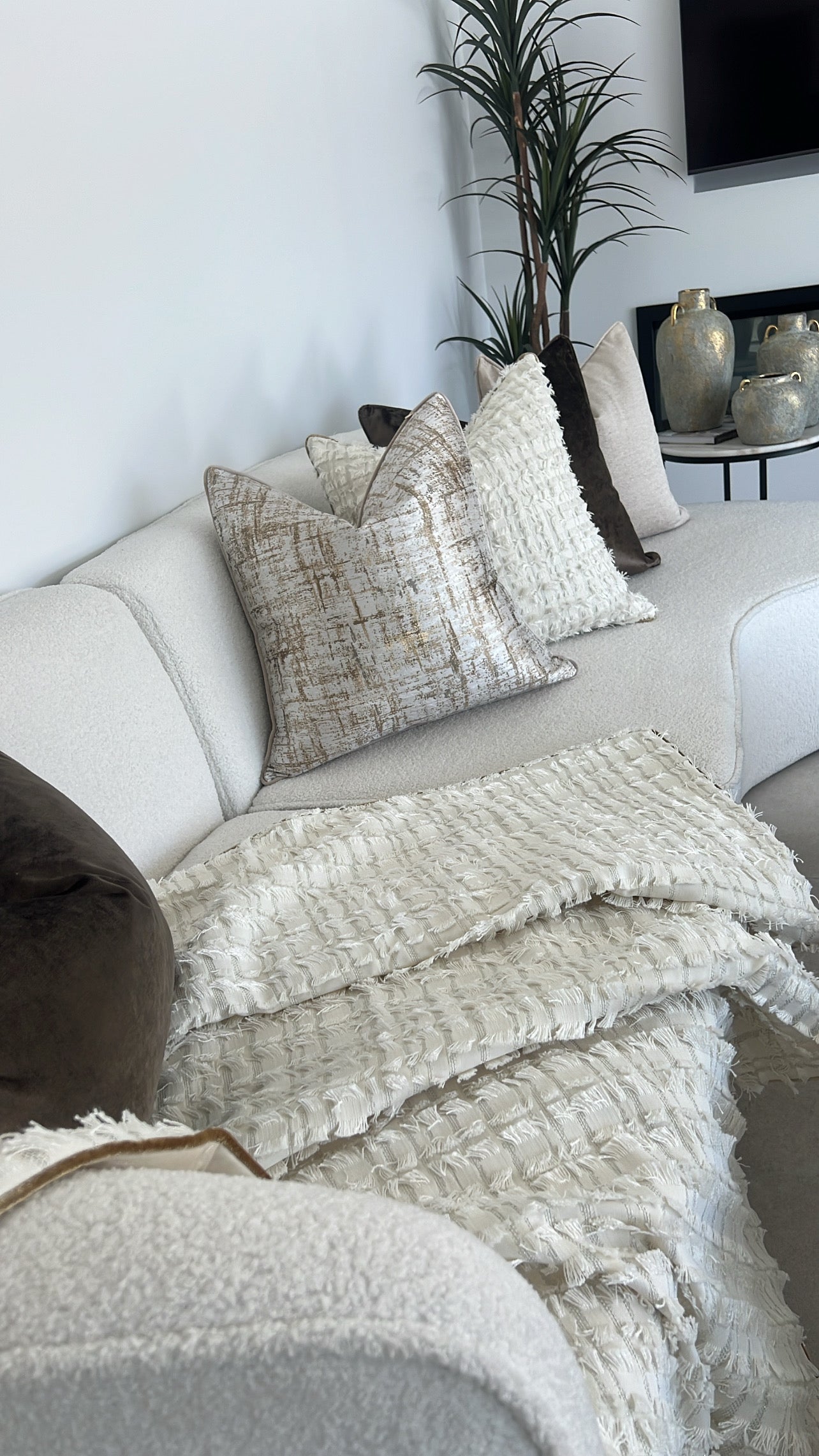 Dante ivory throw 140x220cm