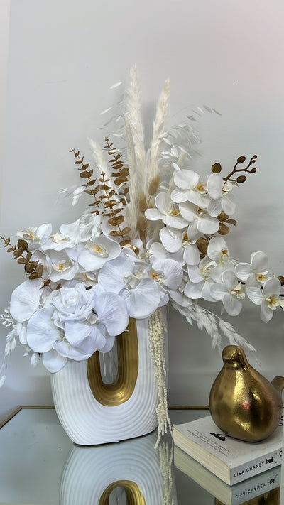 Amara floral arrangement - Luscious Homewares