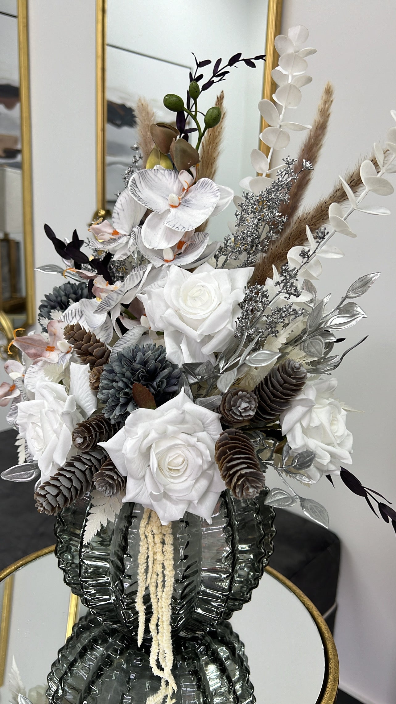 Samo floral arrangement - Luscious Homewares