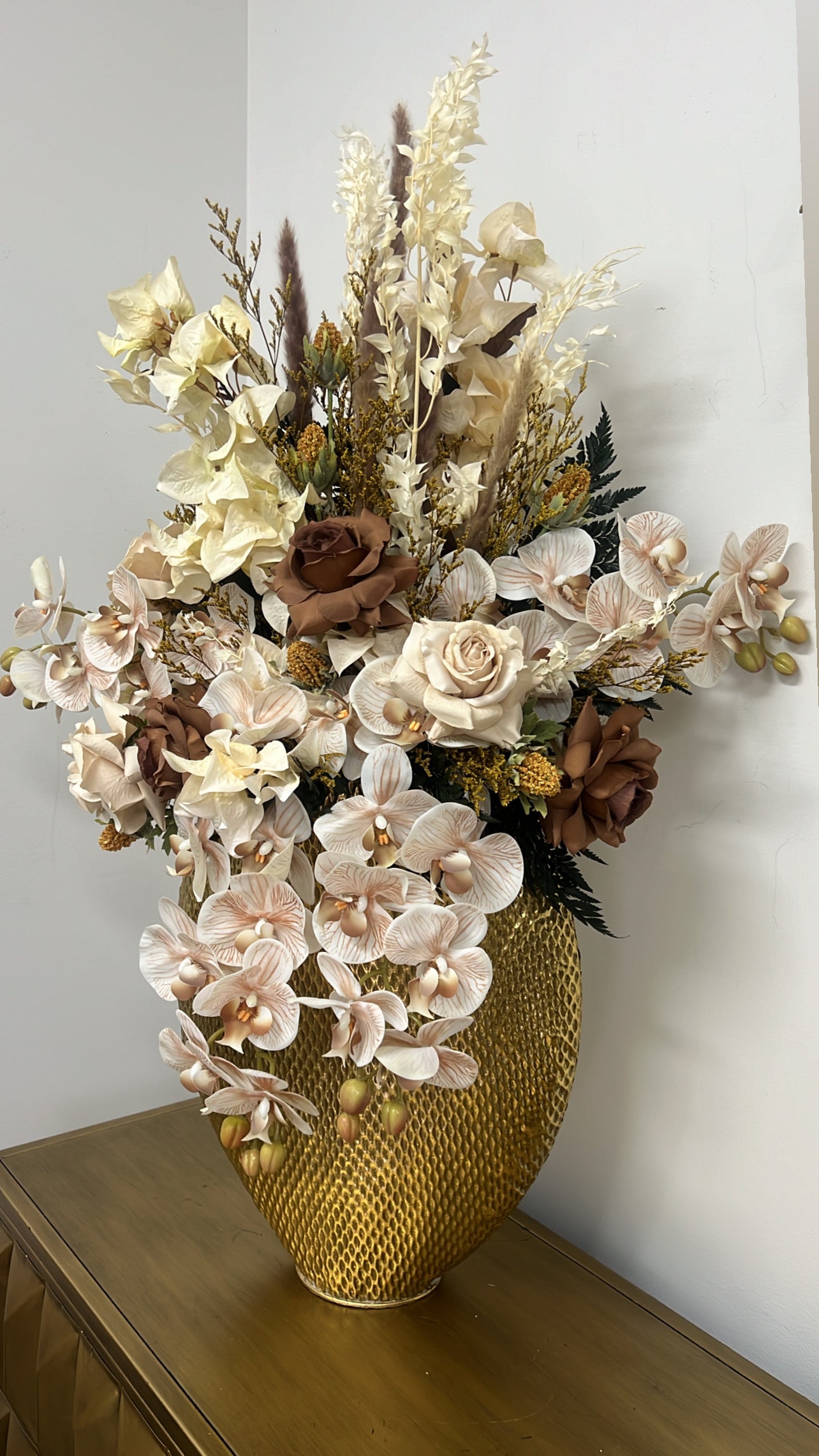 Yasmina floral arrangement - Luscious Homewares