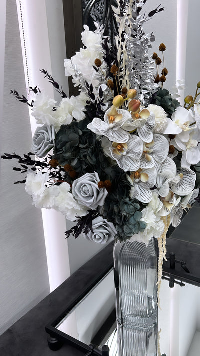 Raya floral arrangement