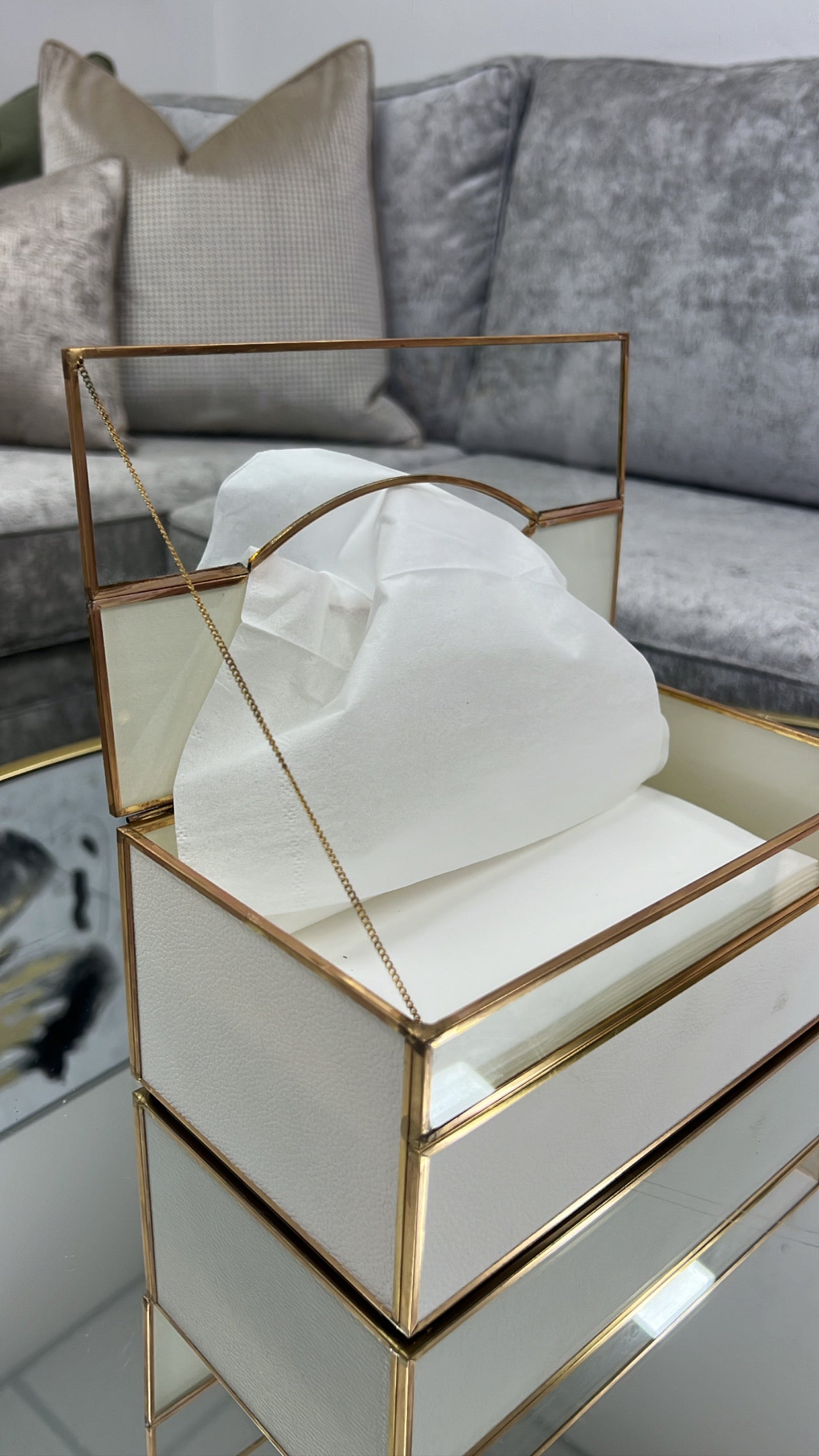 Everly white tissue box - Luscious Homewares