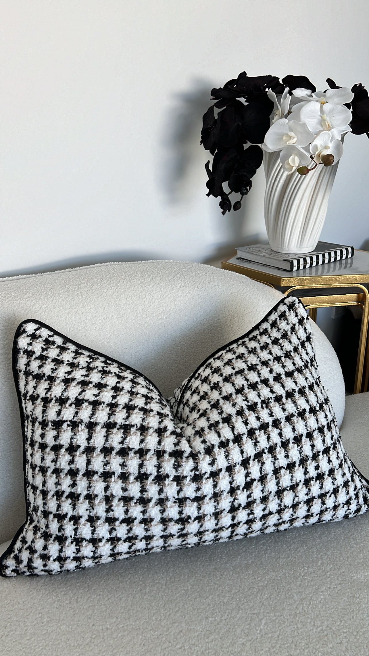 Mademoiselle cushion