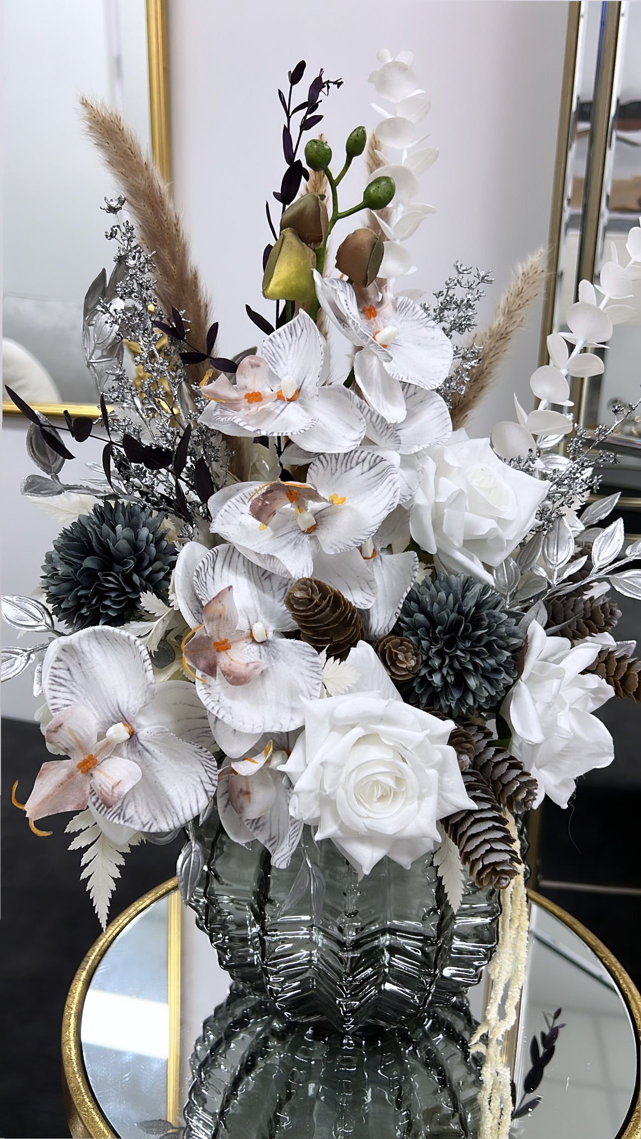 Samo floral arrangement - Luscious Homewares