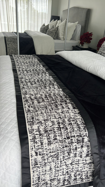 Scarlett throw 140x220cm - Luscious Homewares