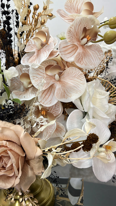 Yusra floral arrangement - Luscious Homewares