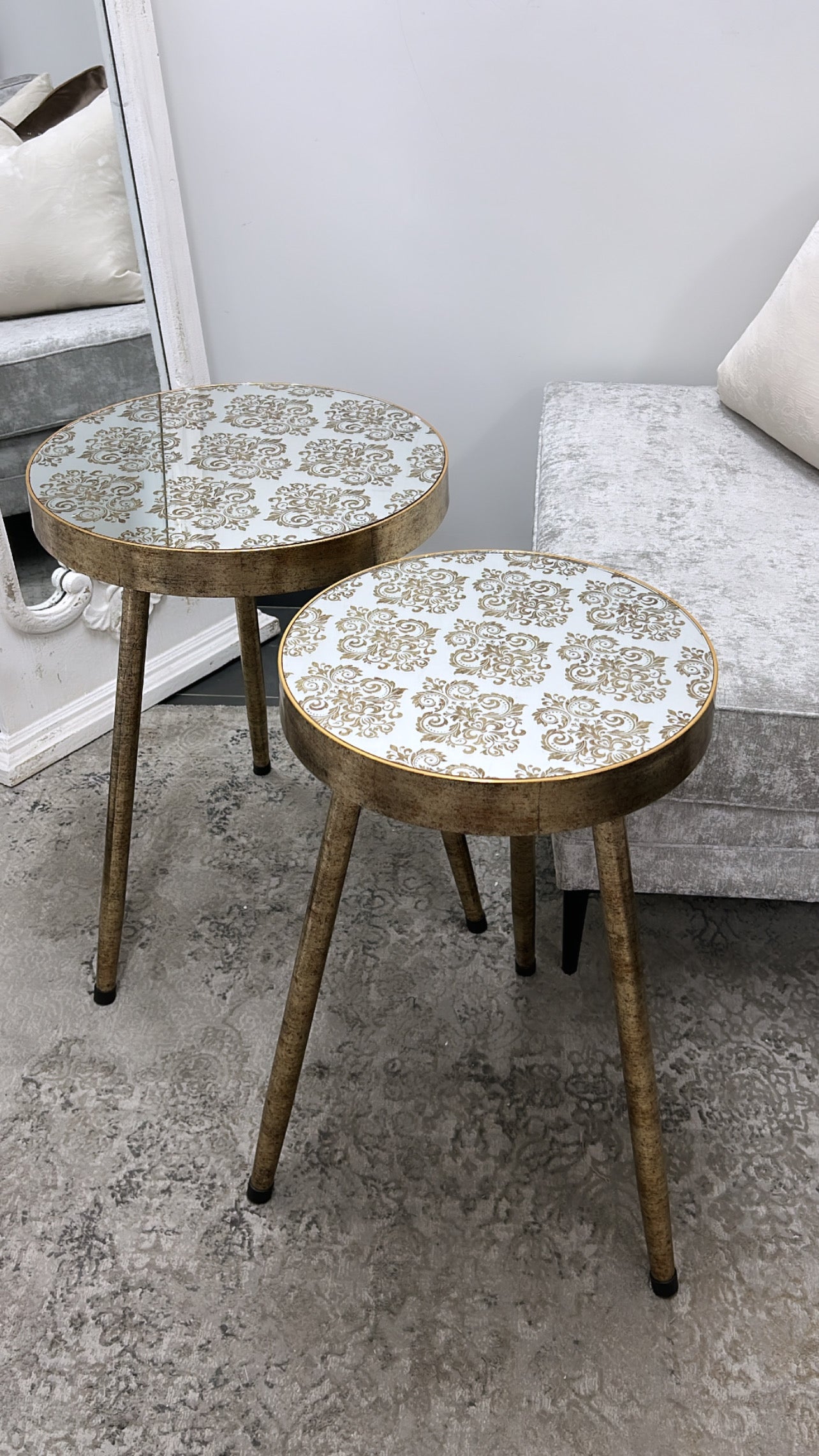 Fluer mirrored side Table - Luscious Homewares