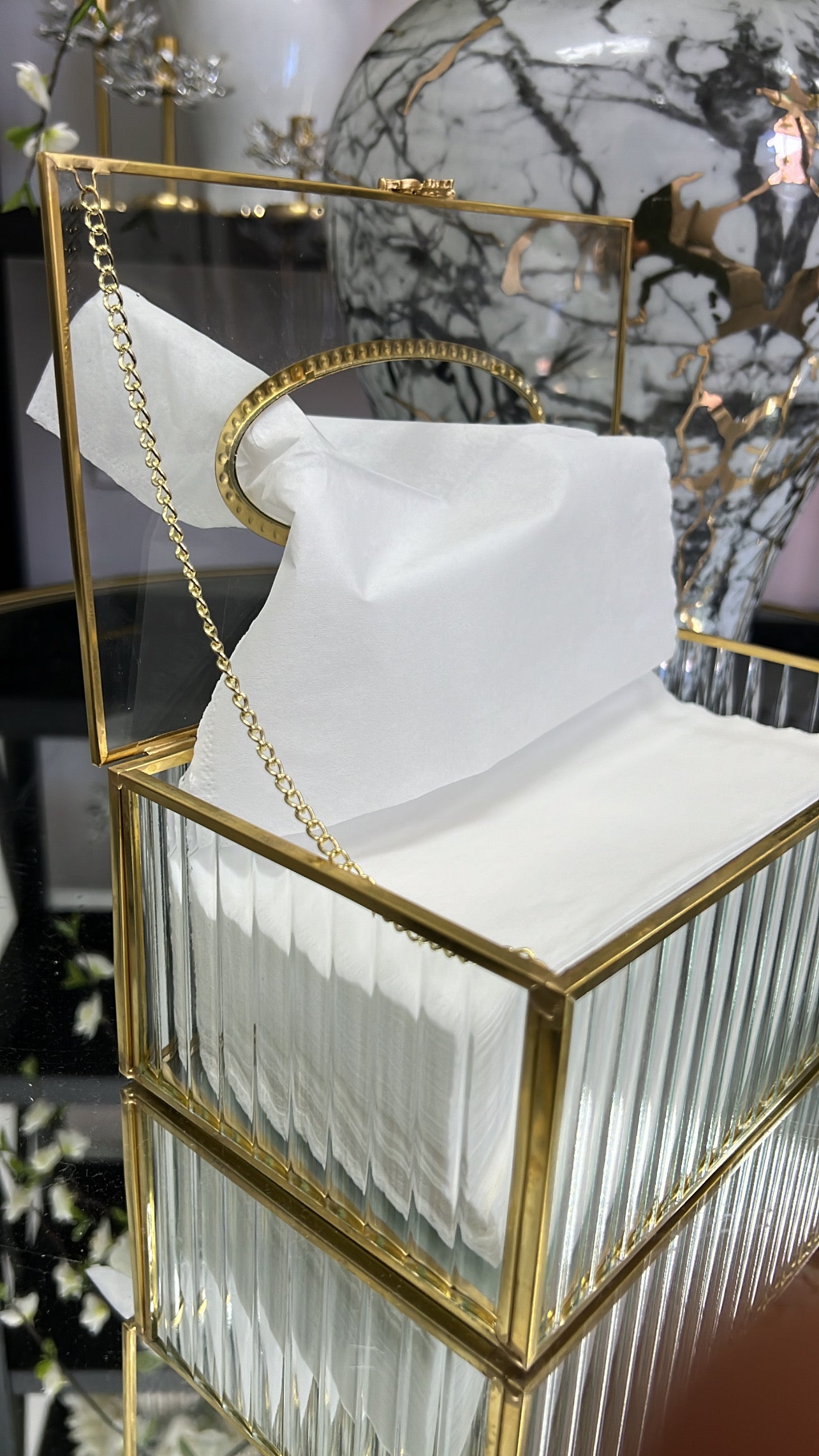 Chi chi tissue box - Luscious Homewares