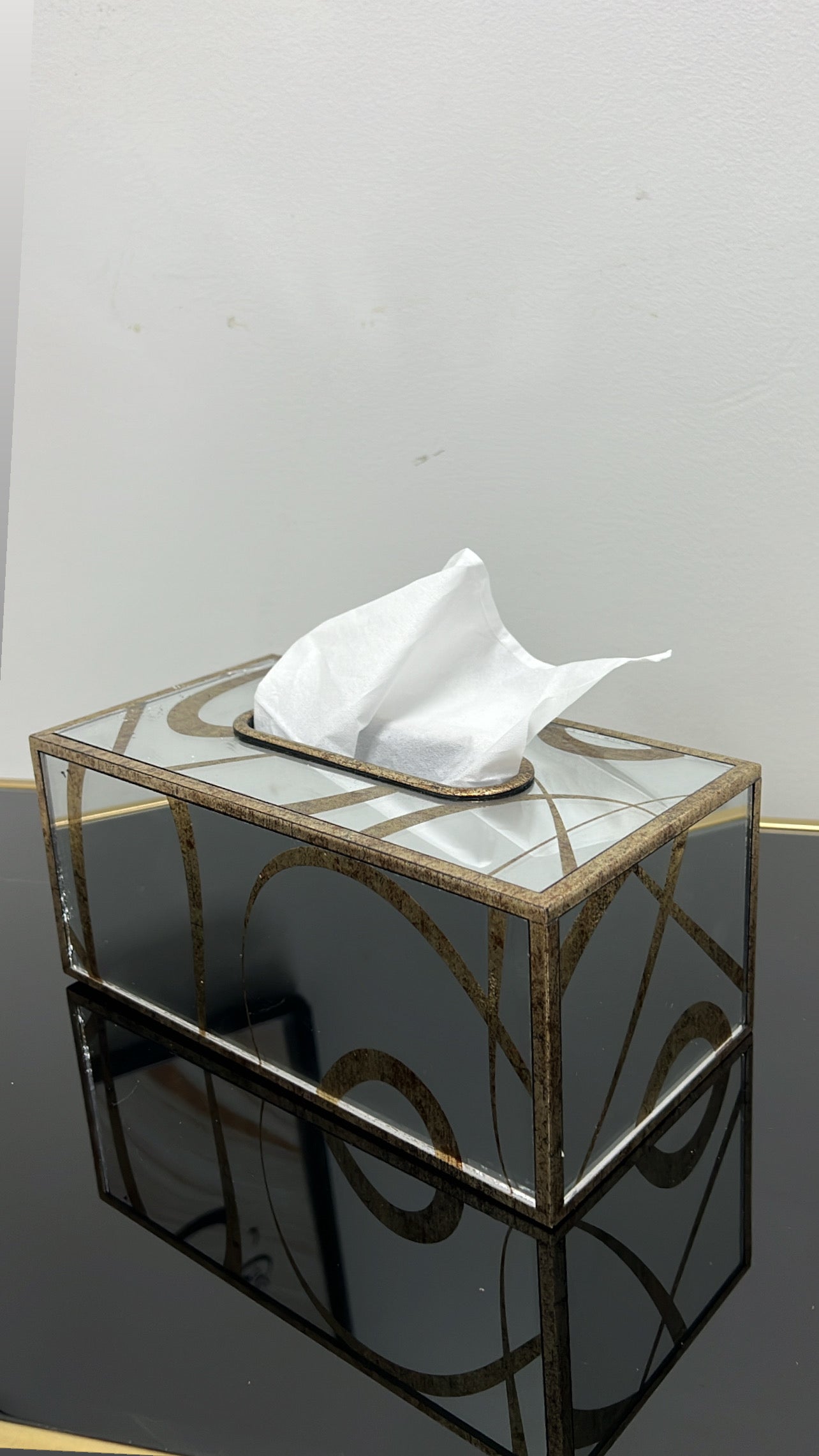 Spiral mirrored Tissue Box - Luscious Homewares