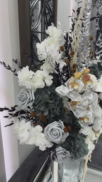 Raya floral arrangement