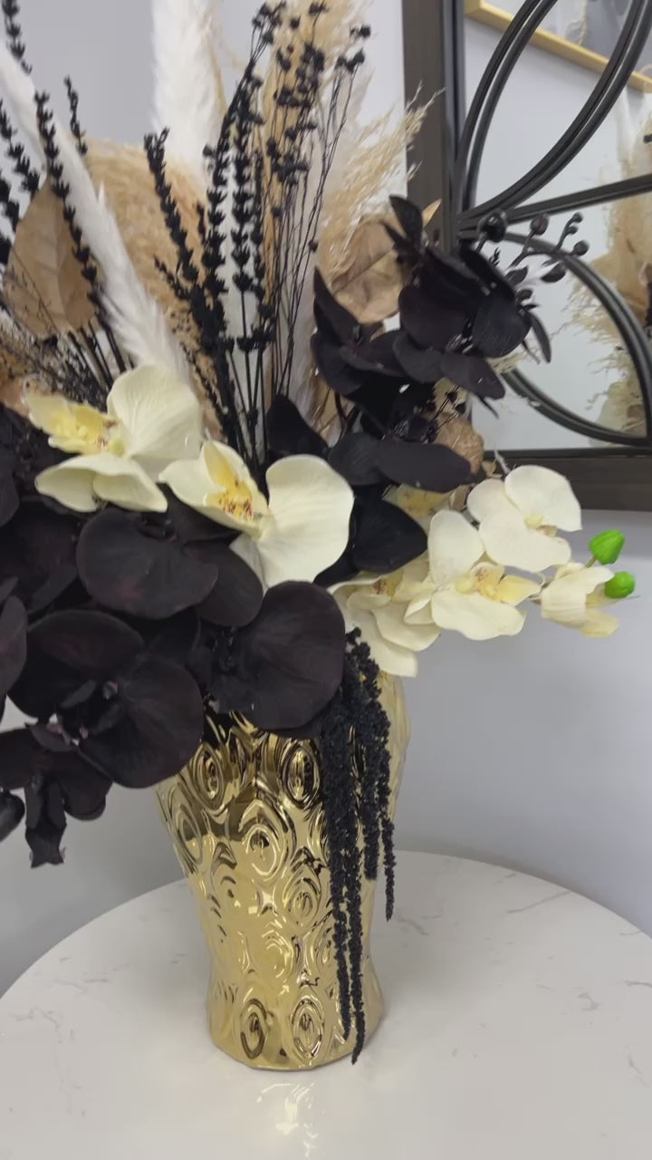 Farrah floral arrangement