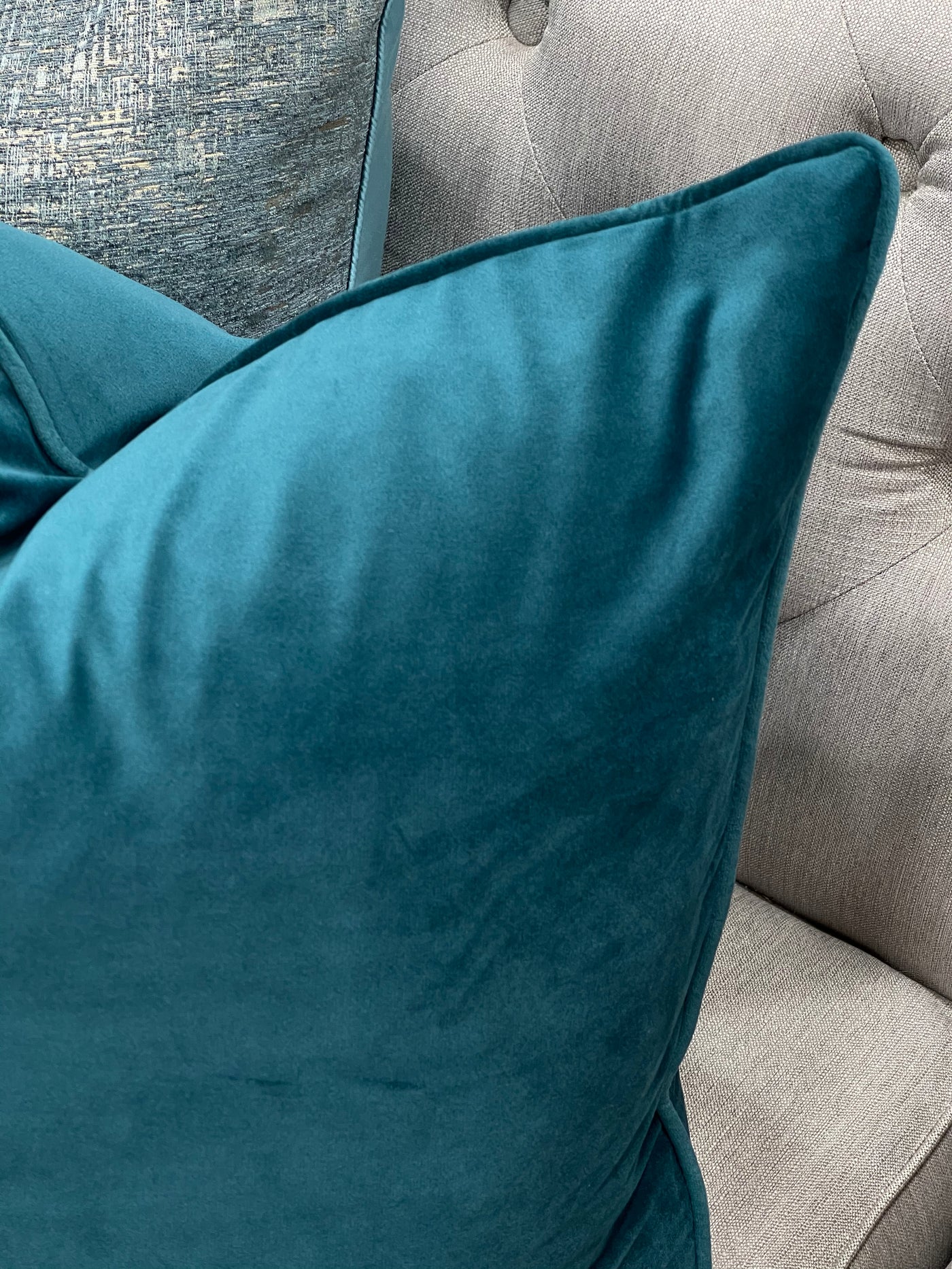 Amaya Luxe Velvet Teal 55x55 - Luscious Homewares