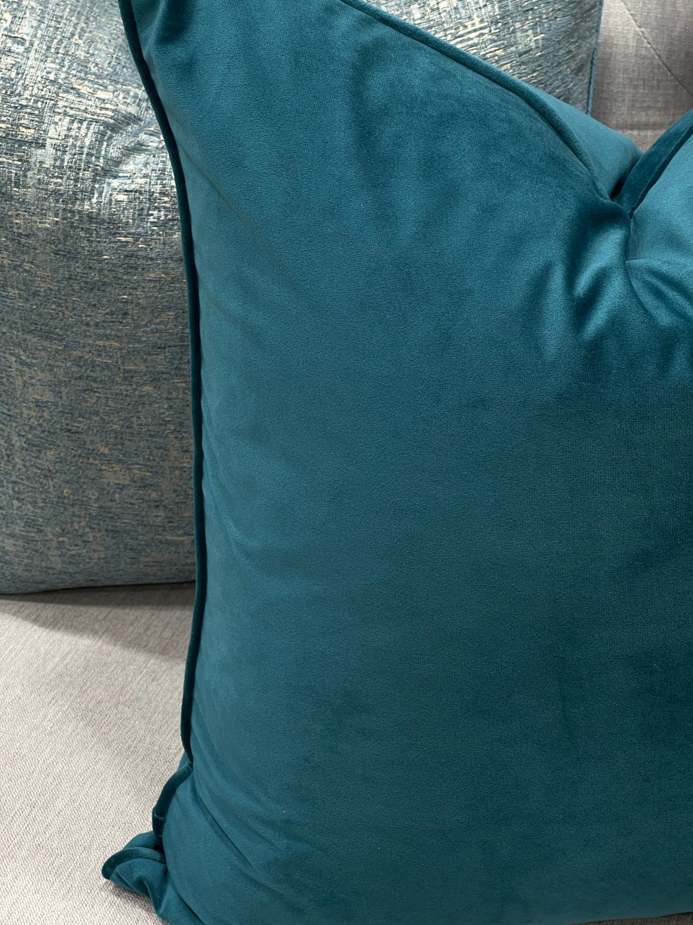 Amaya Luxe Velvet Teal 55x55 - Luscious Homewares