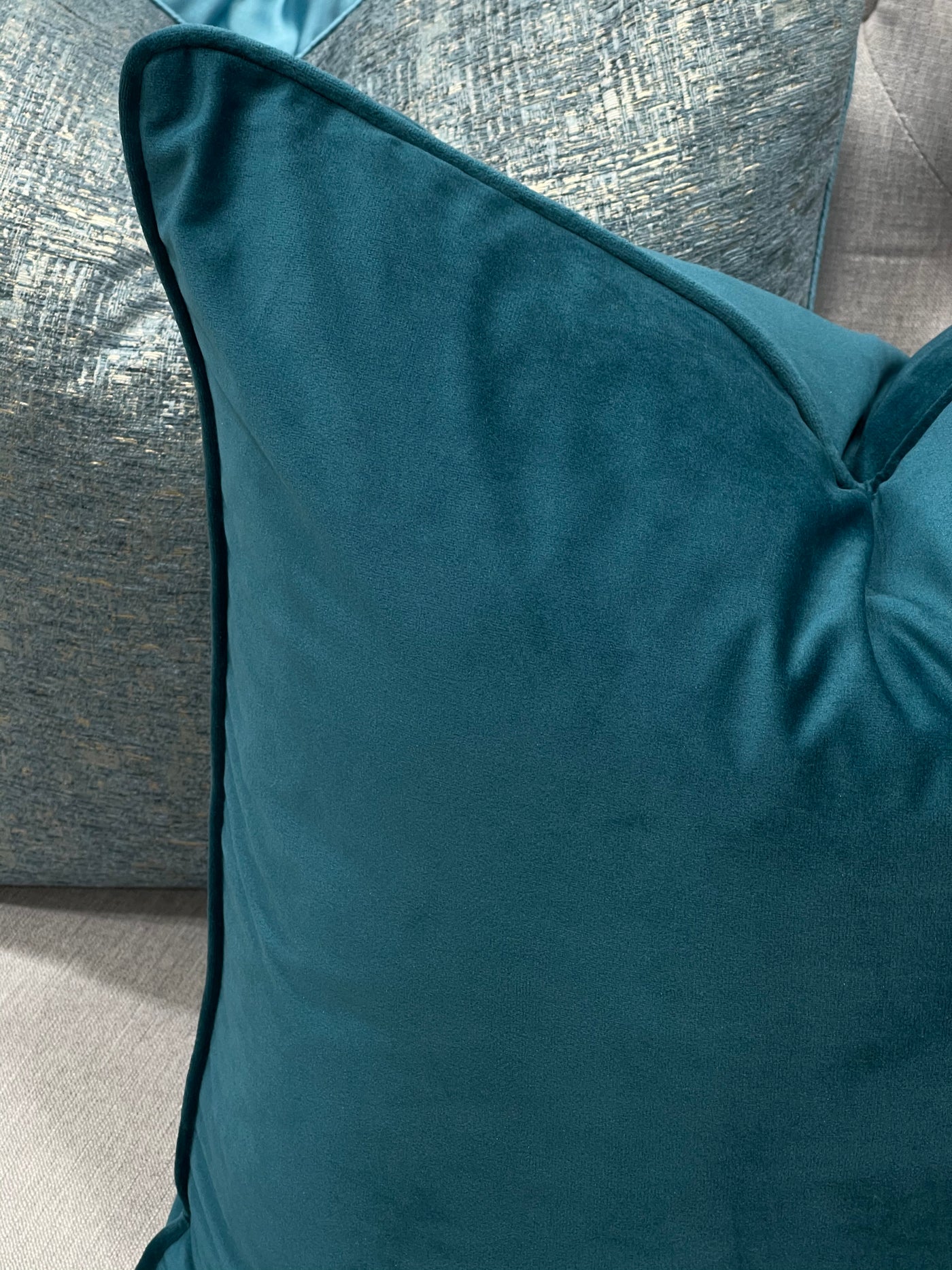 Amaya Luxe Velvet Teal 55x55 - Luscious Homewares