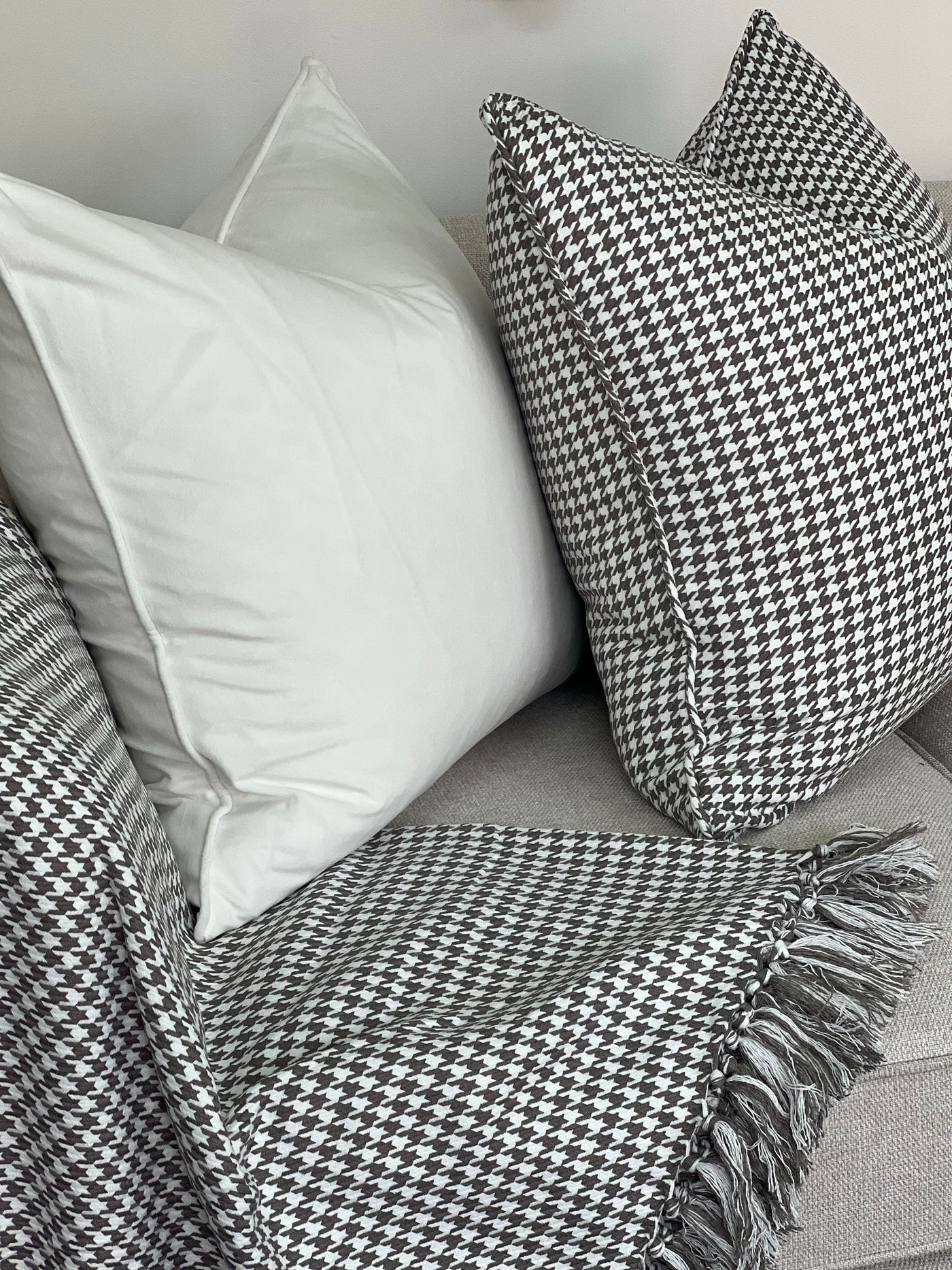 Giana throw grey - Luscious Homewares